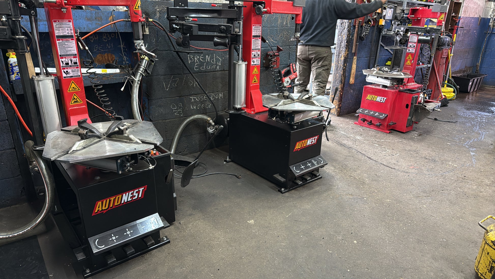 AT626 Pro Tire Changer With Assist Arm Combo