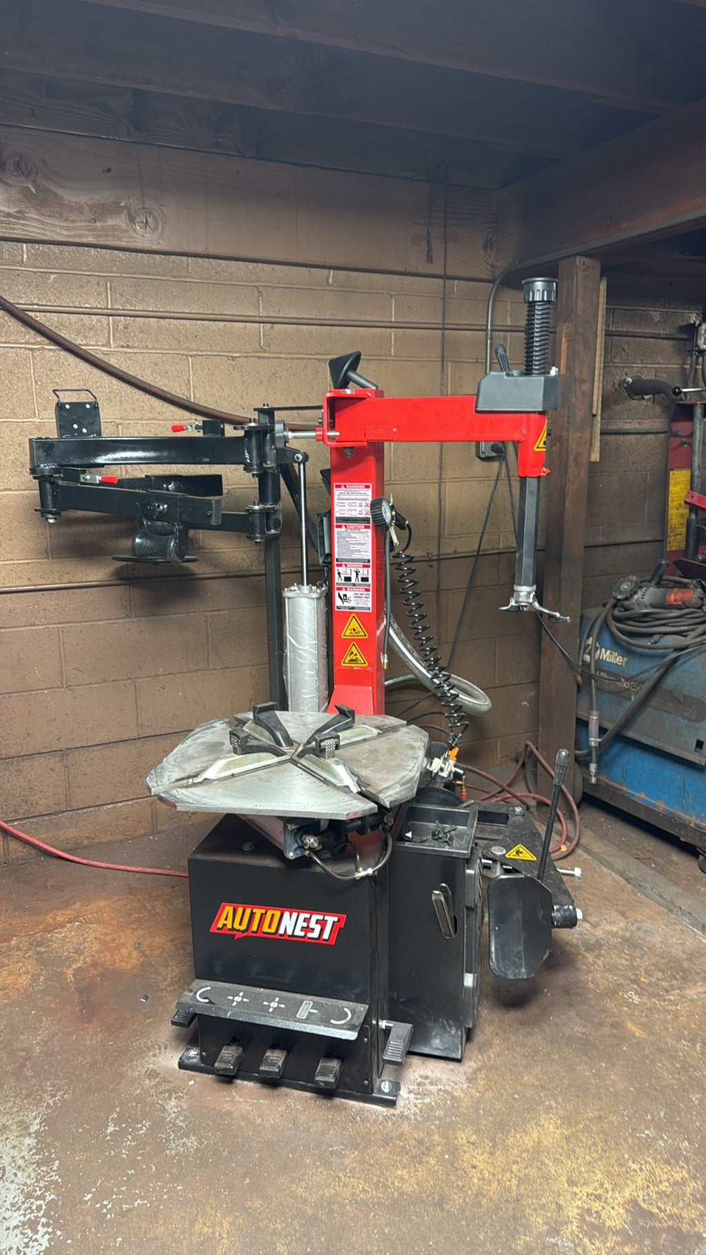 AT626 Pro Tire Changer With Assist Arm Combo