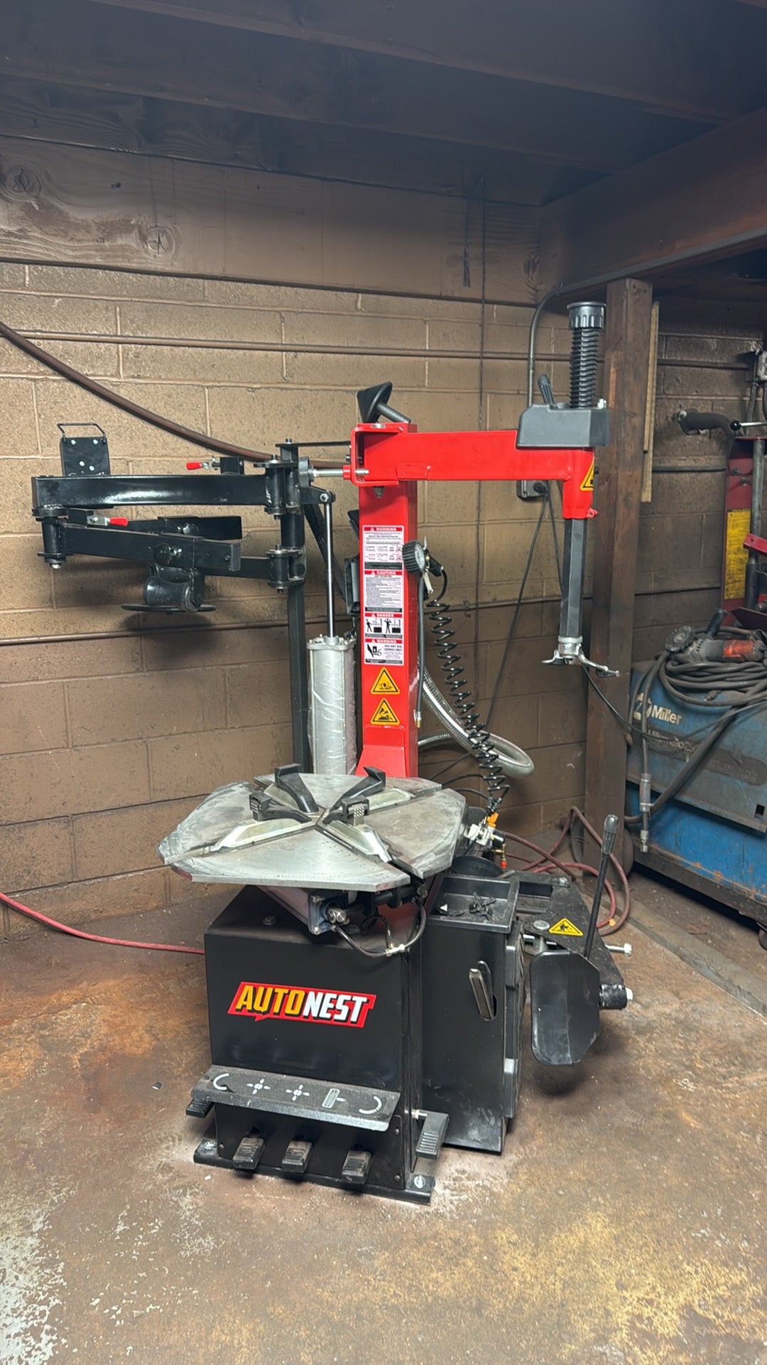 AT626 Pro Tire Changer With Assist Arm Combo